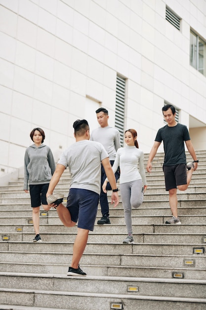 邵佳一中场激励球队要与自我比较追求更高目标